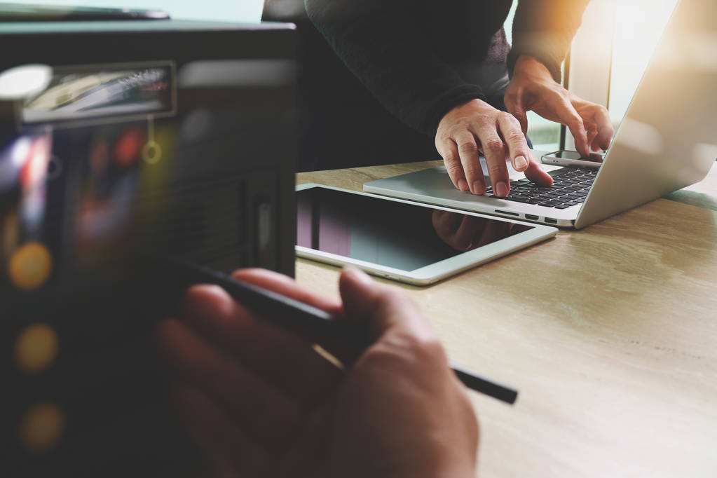 國(guó)內(nèi)TFT-LCD液晶顯示器面板的價(jià)格出現(xiàn)反彈